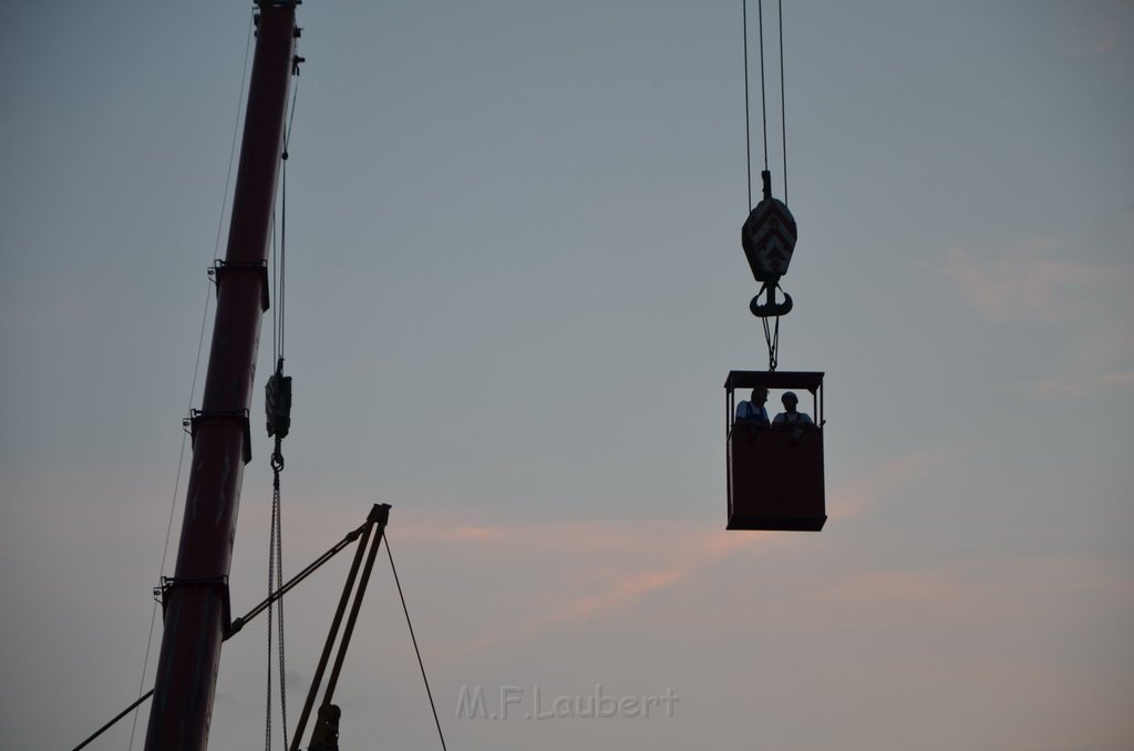 Kran drohte umzustuerzen Koeln Porz Zuendorf Hauptstr P147.JPG - Miklos Laubert